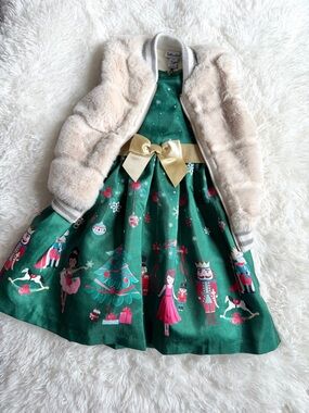 Splendid Green Holiday Nutcracker Print Dress with Gold Bow Faux Fur Vest